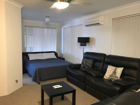 Canalside Family Getaway - Accommodation BNB 2