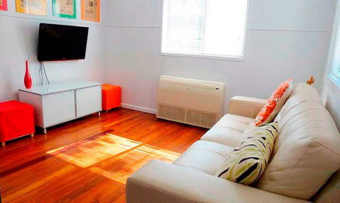 Ella May Holiday Flats - Accommodation BNB 0