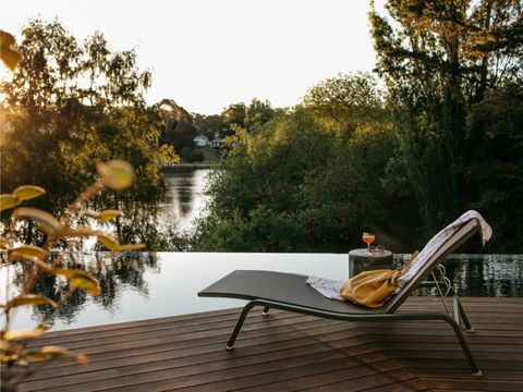 Lake House - Accommodation BNB 1