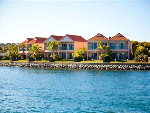 Port Lincoln Waterfront Apartments - Accommodation BNB 2