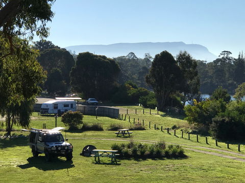 Snug Beach Cabin And Caravan Park - Accommodation BNB 0