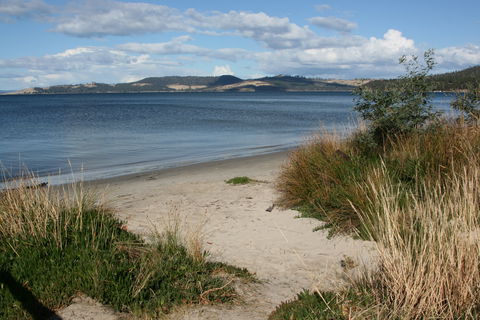 Snug Beach Cabin And Caravan Park - Accommodation BNB 1
