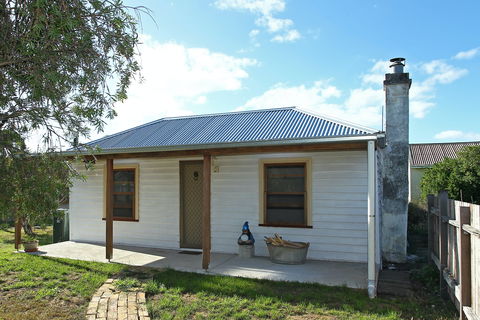 Stable Cottage - Accommodation BNB 0