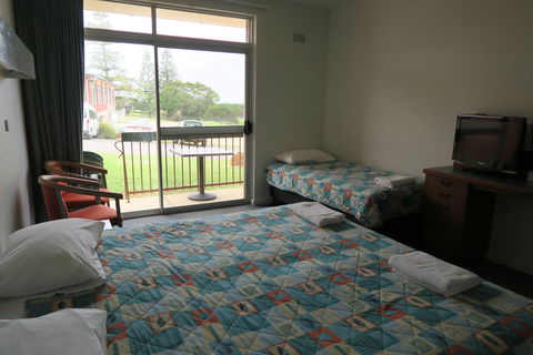 Tathra Hotel - Motel - Accommodation BNB 2