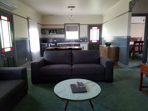 Wagga Wagga Country Cottages - Accommodation BNB 0