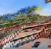 16 Point Lookout Beach Resort