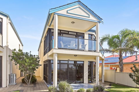 63 Franklin Parade - Accommodation BNB 1