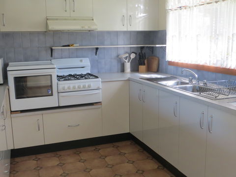 Annies Holiday Units - Accommodation BNB 1