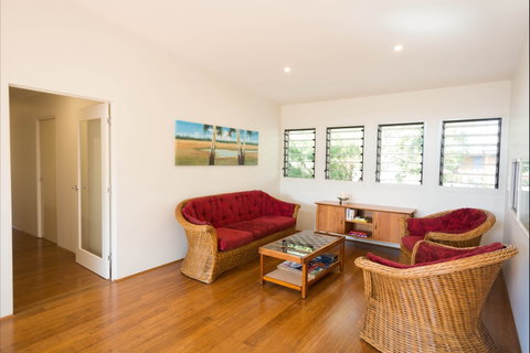 Just Sit: Moruya Heads - Accommodation BNB 2