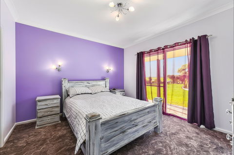 McKinnon's Holiday Home - Accommodation BNB 2