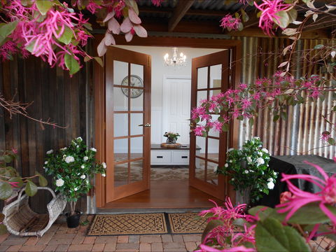 Milton Country Retreat: The Chocolate Cottages - Accommodation BNB 0