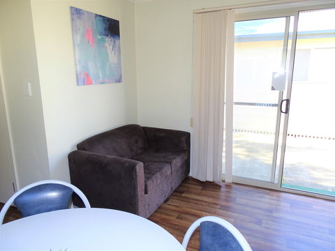 Moonta Bay Cabins - Cabin 3 - Accommodation BNB 2