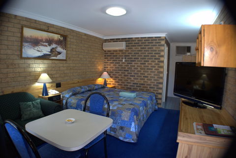 Settlers Motor Inn - Accommodation BNB 1