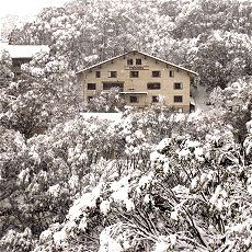 Trackers Mountain Lodge - Accommodation BNB 1