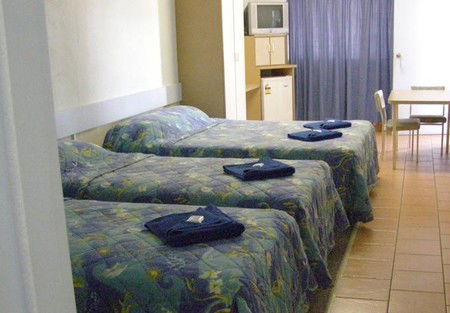 Golden Palms Motor Inn - Accommodation BNB 1