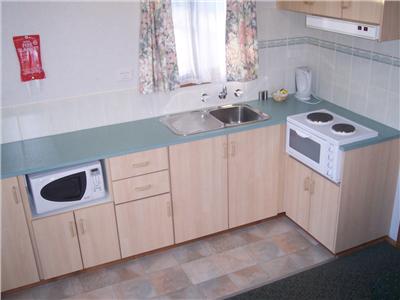 Golden Country Motel And Caravan Park - Accommodation BNB 1