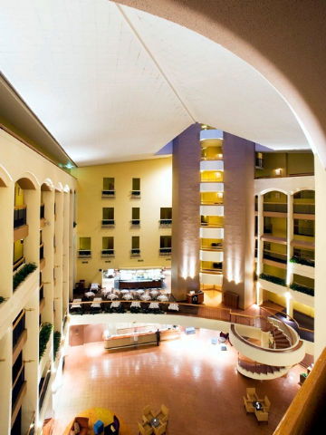 Holiday Inn Old Sydney - Accommodation BNB 3