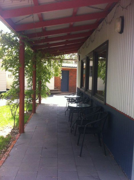 Golden Country Motel And Caravan Park - Accommodation BNB 4