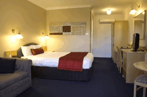 In Town Motor Inn - Accommodation BNB 1