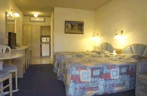 In Town Motor Inn - Accommodation BNB 2