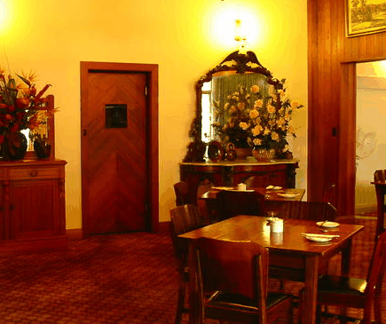 Monarch Motel Hotel - Accommodation BNB 2