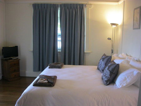 Blooms Cottage - Accommodation BNB 1
