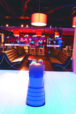 Strike Bowling Bar - King Street Wharf - Accommodation BNB 3