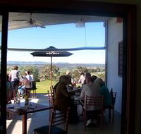 Tenafeate Creek Wines - Accommodation BNB