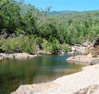 Mount Elliot Bowling Green Bay National Park - Accommodation BNB