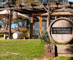 Saint Regis Winery, Food & Wine Bar - Accommodation BNB 0