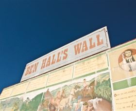 Ben Hall Wall - Accommodation BNB 0