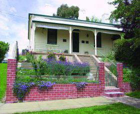 Chifley Home And Education Centre - Accommodation BNB 0
