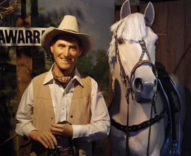 Big Golden Guitar Tourist Centre - Accommodation BNB 0