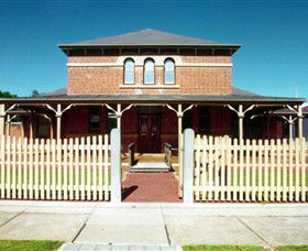 Wentworth Courthouse - Accommodation BNB 0