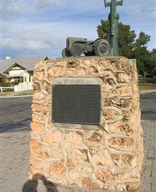 Ferguson Tractor Monument - Accommodation BNB 2