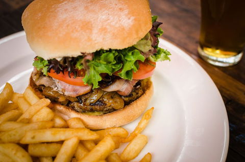 Crown Hotel Wentworth - Accommodation BNB 1