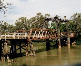 Swan Hill - Murray River Road Bridge - Accommodation BNB 0