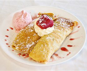 The Big Strawberry - Accommodation BNB 4