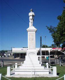 Sarina War Memorial - Accommodation BNB 2