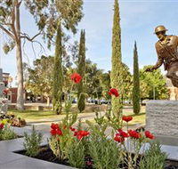 Private Robert Mactier Statue - Accommodation BNB