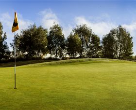 Black Bull Golf Club - Accommodation BNB 1