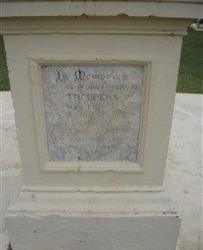 The Coronation Lamp Memorial - Accommodation BNB 2