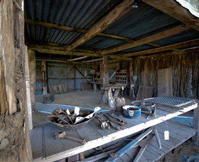 Headlie Taylor Header And Blacksmiths Shop - Accommodation BNB 2