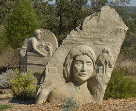 Heritage Sculptures At Pensioners Hill Lookout - Accommodation BNB 0