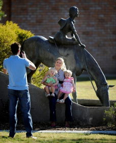 Dorothea Mackellar Memorial Statue - Accommodation BNB 0