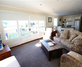 Keith Tulloch Wine - Accommodation BNB 3