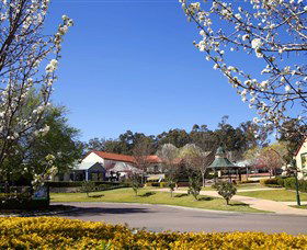 Hunter Valley Gardens Shopping Village - Accommodation BNB 0