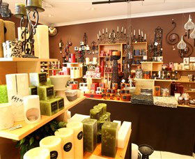 Hunter Valley Gardens Shopping Village - Accommodation BNB 1