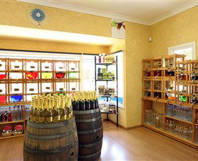 Hunter Valley Gardens Shopping Village - Accommodation BNB 4