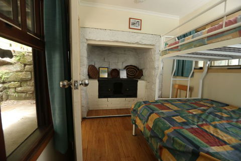 Sydney - Pittwater YHA - Accommodation BNB 2